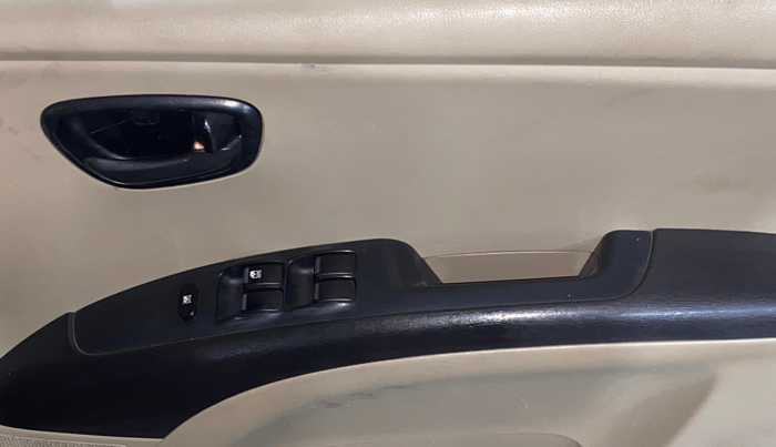 2016 Hyundai i10 MAGNA 1.1, Petrol, Manual, 47,965 km, Driver Side Door Panels Control