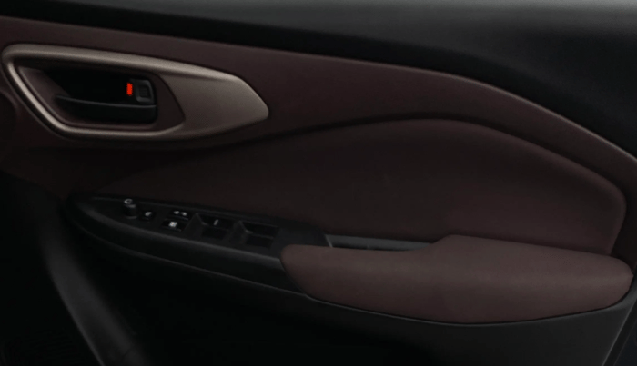 2023 Maruti FRONX DELTA PLUS 1.2L AGS, Petrol, Automatic, 42,316 km, Driver Side Door Panels Control