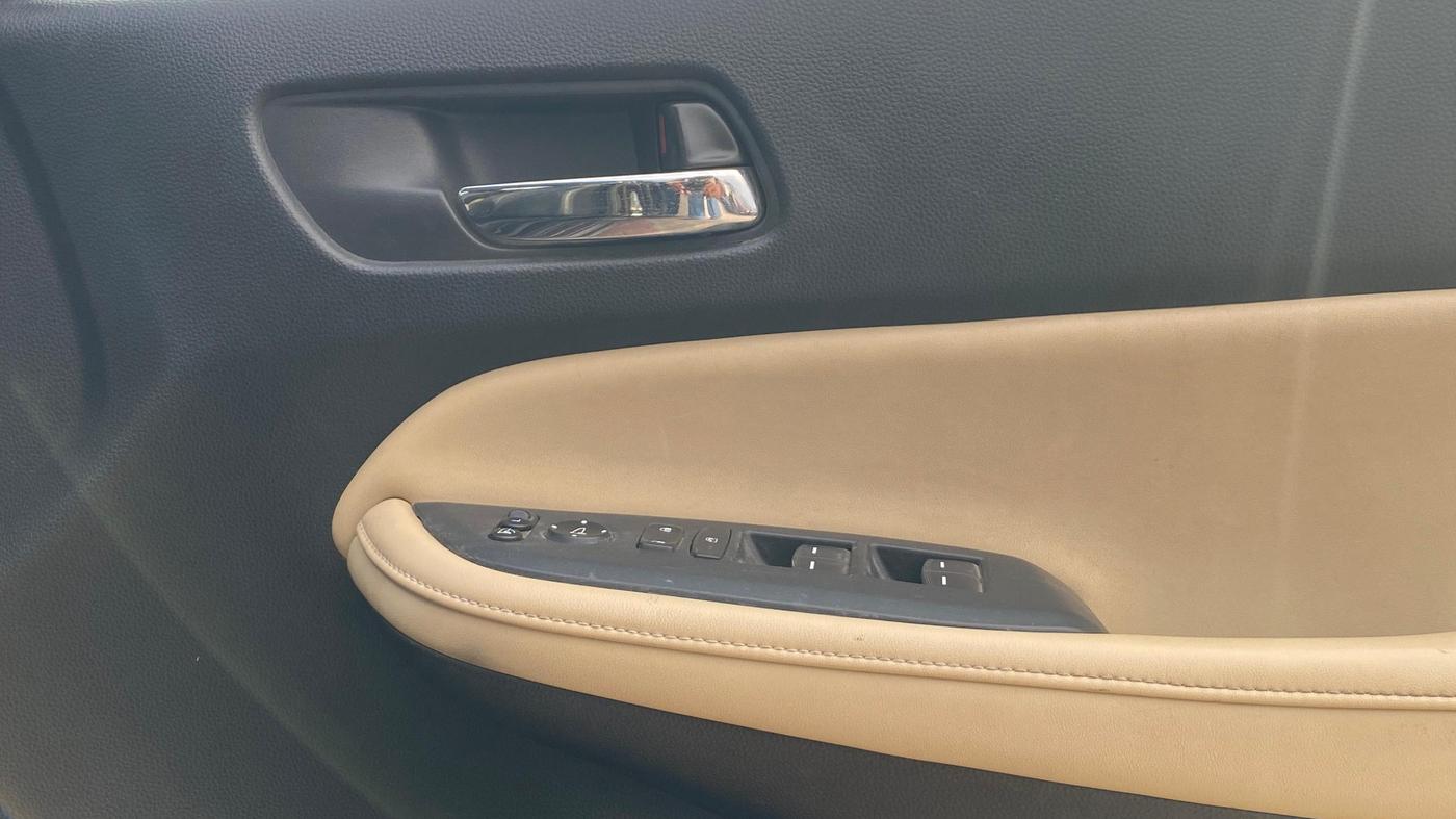 2020 Honda City 1.5L I-VTEC ZX, Petrol, Manual, 49,728 km, Driver Side Door Panels Control