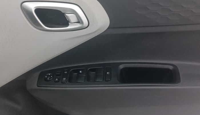 2022 Hyundai GRAND I10 NIOS SPORTZ AMT 1.2 KAPPA VTVT, Petrol, Automatic, 33,008 km, Driver Side Door Panels Control