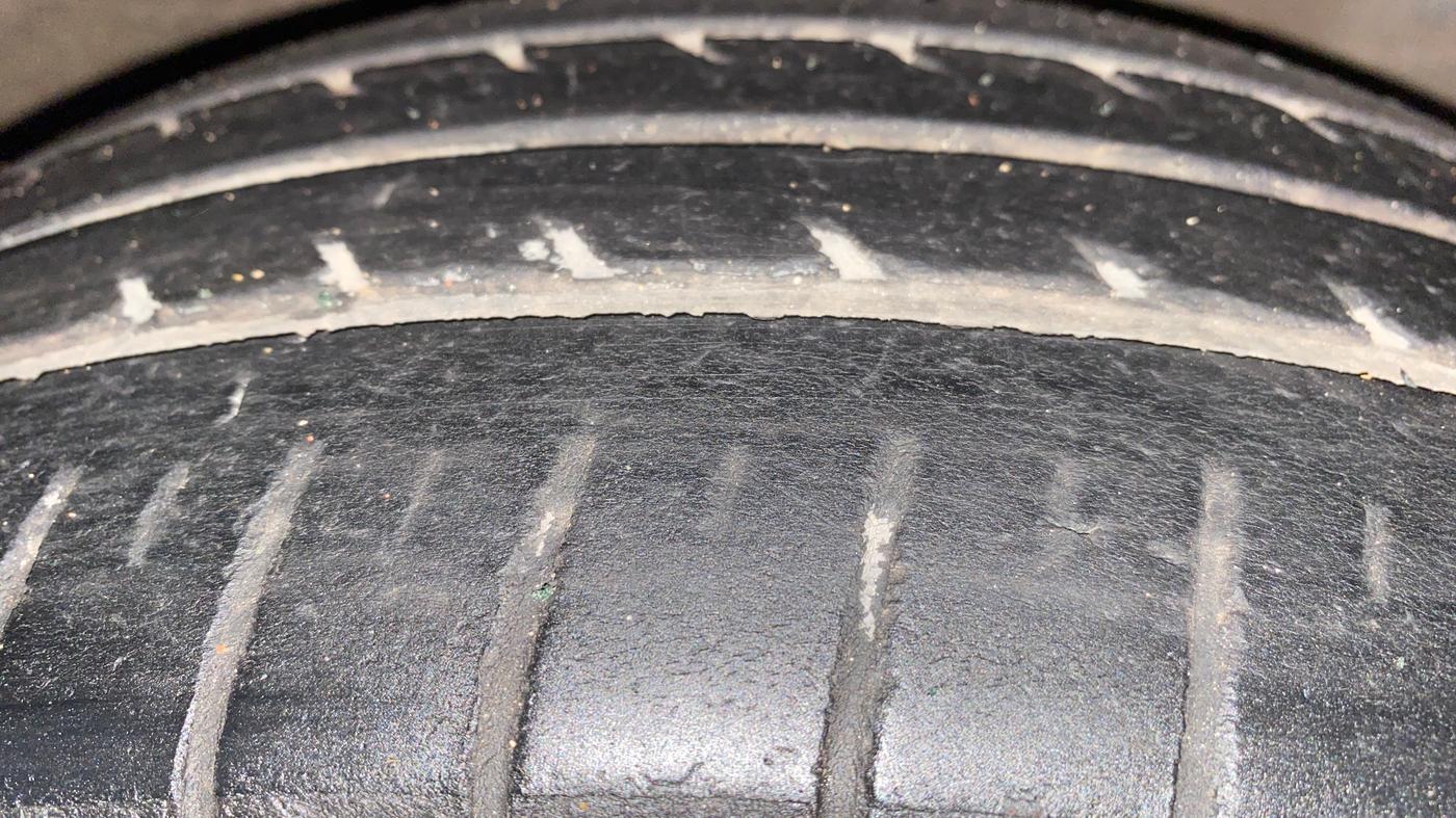 2014 Maruti Ertiga VXI, Petrol, Manual, 85,759 km, Right Front Tyre Tread