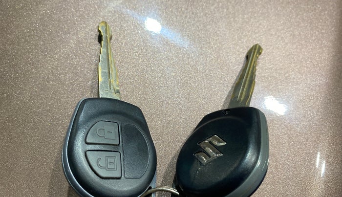 2014 Maruti Ertiga VXI, Petrol, Manual, 85,713 km, Key Close Up