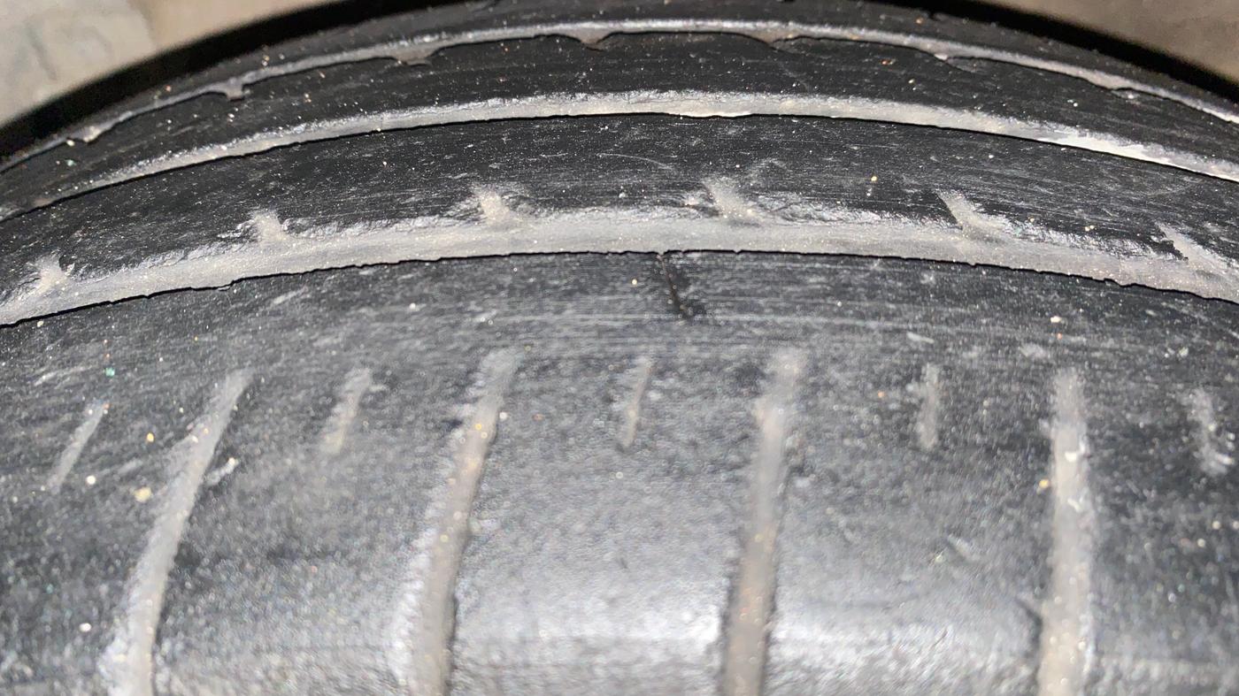 2014 Maruti Ertiga VXI, Petrol, Manual, 85,759 km, Left Front Tyre Tread