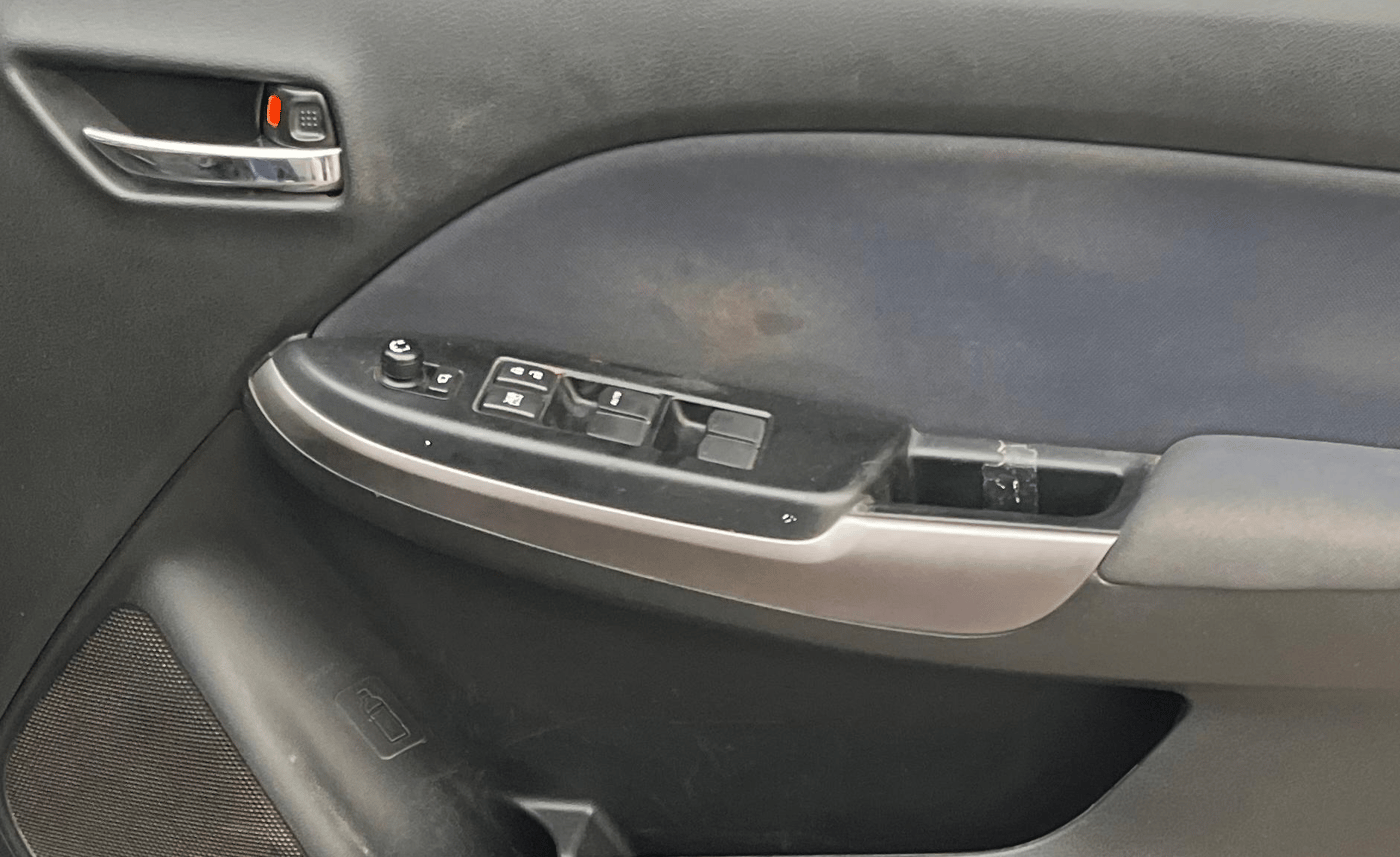 2021 Maruti Baleno ZETA CVT PETROL 1.2, Petrol, Automatic, 36,503 km, Driver Side Door Panels Control