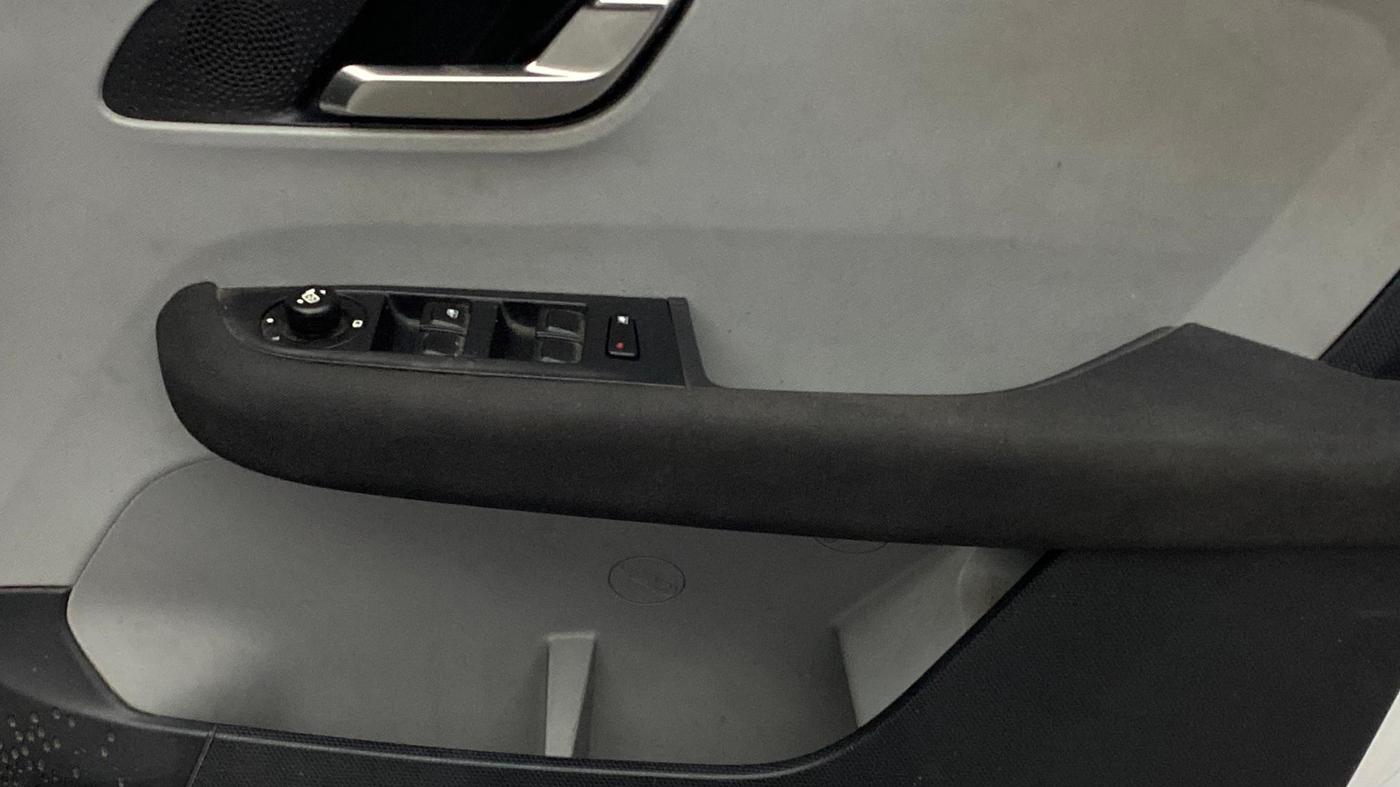 2020 Tata ALTROZ XZ PETROL, Petrol, Manual, 36,994 km, Driver Side Door Panels Control