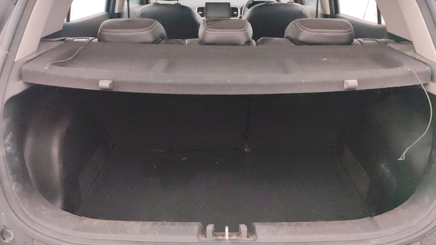 2023 Hyundai VENUE S (O) 1.0 Turbo Petrol DCT, Petrol, Automatic, 18,221 km, Boot Inside