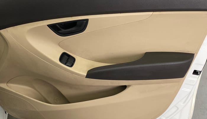 2016 Hyundai Eon ERA PLUS (O), Petrol, Manual, 36,421 km, Driver Side Door Panels Control