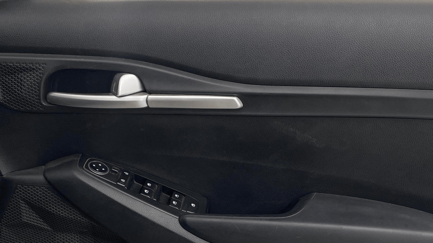2022 KIA SELTOS HTK 1.5 DIESEL, Diesel, Manual, 1,23,910 km, Driver Side Door Panels Control