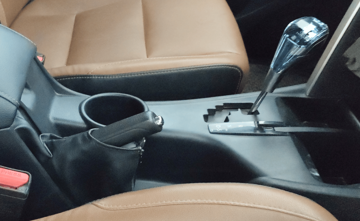 2022 Toyota Innova Crysta 2.7 ZX AT 7 STR, Petrol, Automatic, 61,002 km, Gear Lever