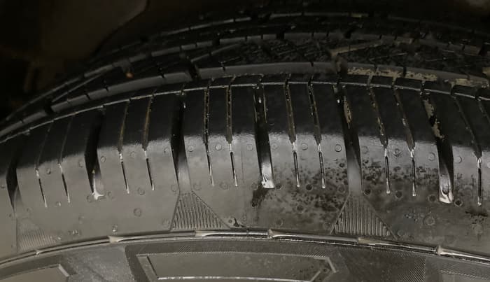 2016 Mahindra XUV500 W10 AT, Diesel, Automatic, 67,801 km, Left Rear Tyre Tread