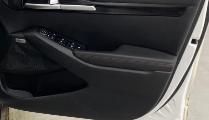2021 KIA SELTOS GTX PLUS 1.5 DIESEL AT DUAL TONE, Diesel, Automatic, 82,267 km, Driver Side Door Panels Control