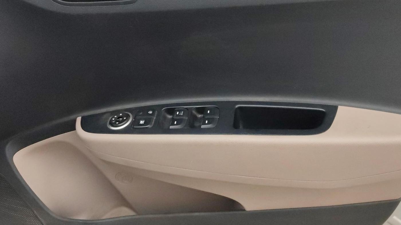 2018 Hyundai Xcent S AT 1.2, Petrol, Automatic, 41,498 km, Driver Side Door Panels Control