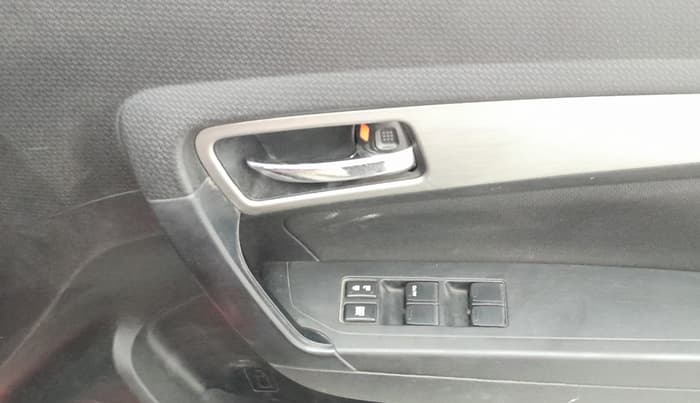 2018 Maruti Vitara Brezza ZDI, Diesel, Manual, 93,901 km, Driver Side Door Panels Control