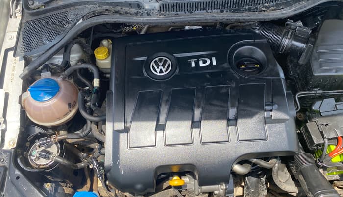 2017 Volkswagen Ameo HIGHLINE PLUS 1.5L AT 16 ALLOY, Diesel, Automatic, 1,06,109 km, Engine View - Right