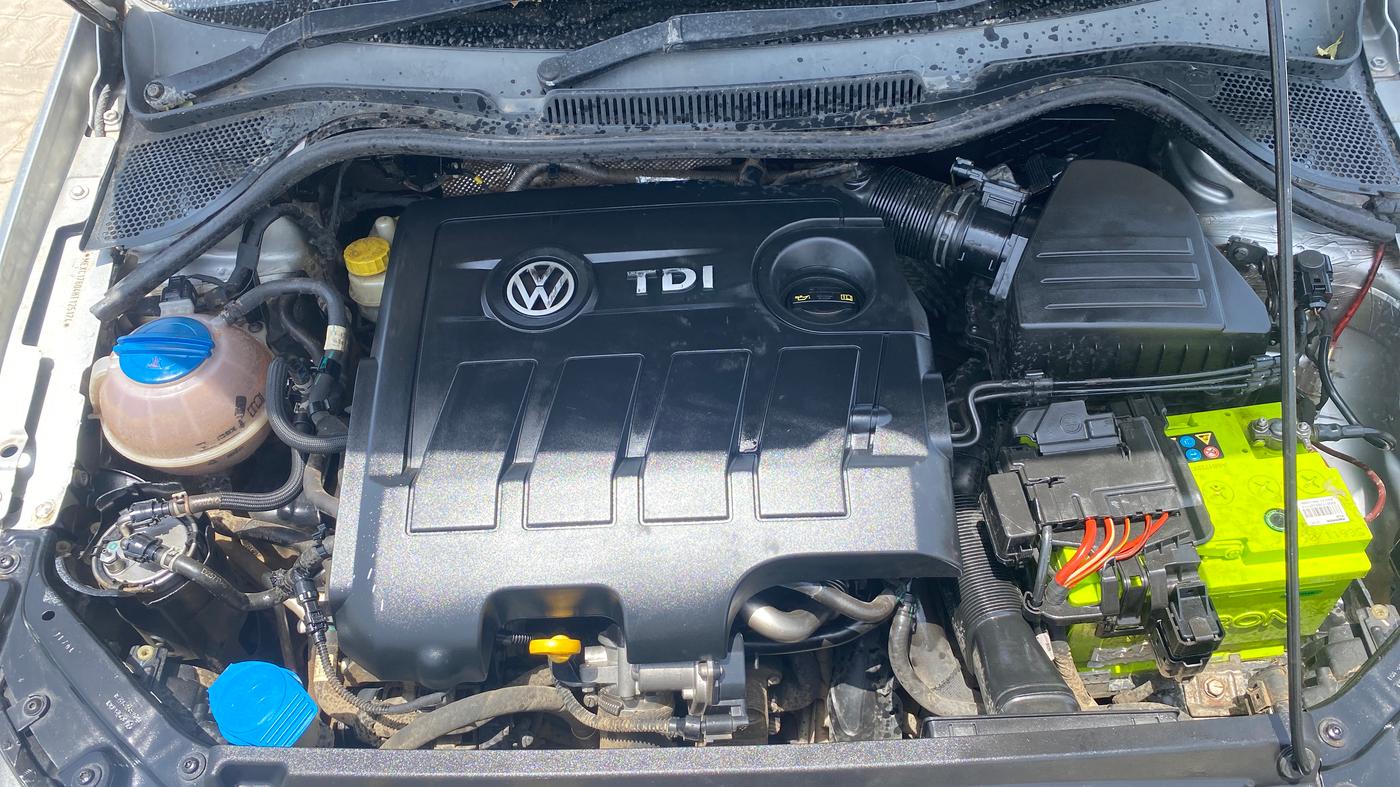 2017 Volkswagen Ameo HIGHLINE PLUS 1.5L AT 16 ALLOY, Diesel, Automatic, 1,06,109 km, Engine View