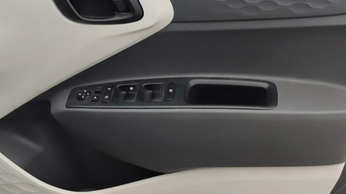 2021 Hyundai AURA S 1.2 AMT, Petrol, Automatic, 29,050 km, Driver Side Door Panels Control