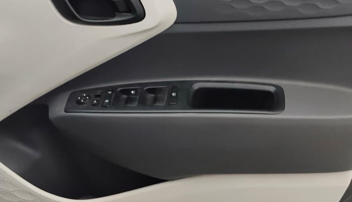 2021 Hyundai AURA S 1.2 AMT, Petrol, Automatic, 29,050 km, Driver Side Door Panels Control