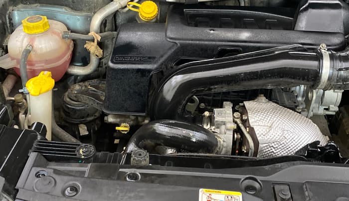 2019 Mahindra XUV300 W8 (O) 1.5 DIESEL AMT, Diesel, Automatic, 55,796 km, Engine View - Right