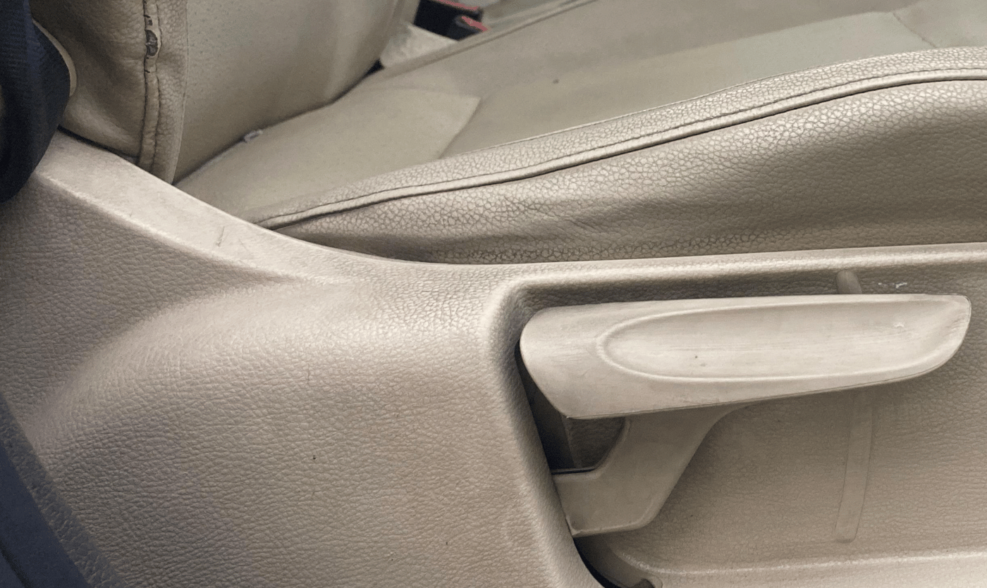 2014 Volkswagen Vento HIGHLINE DIESEL 1.6, Diesel, Manual, 1,05,013 km, Driver Side Adjustment Panel
