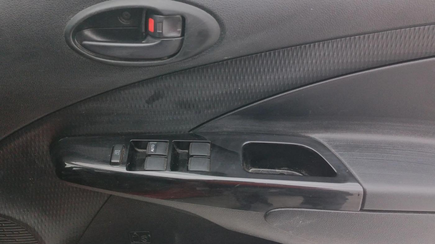 2014 Toyota Etios CROSS 1.2 G, Petrol, Manual, 96,562 km, Driver Side Door Panels Control