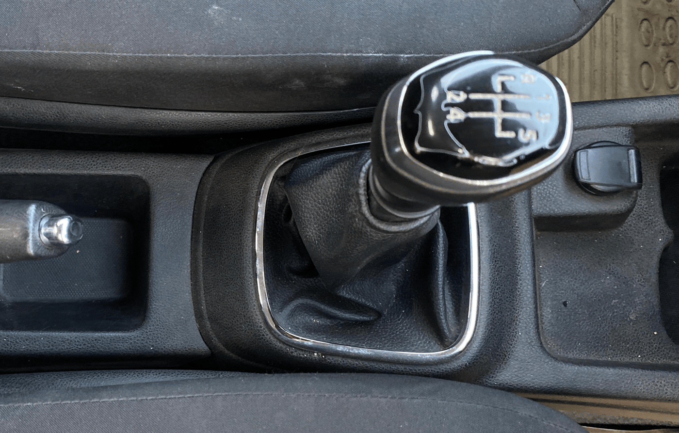 2019 Renault Kwid RXT 1.0 (O), CNG, Manual, 1,35,268 km, Gear Lever