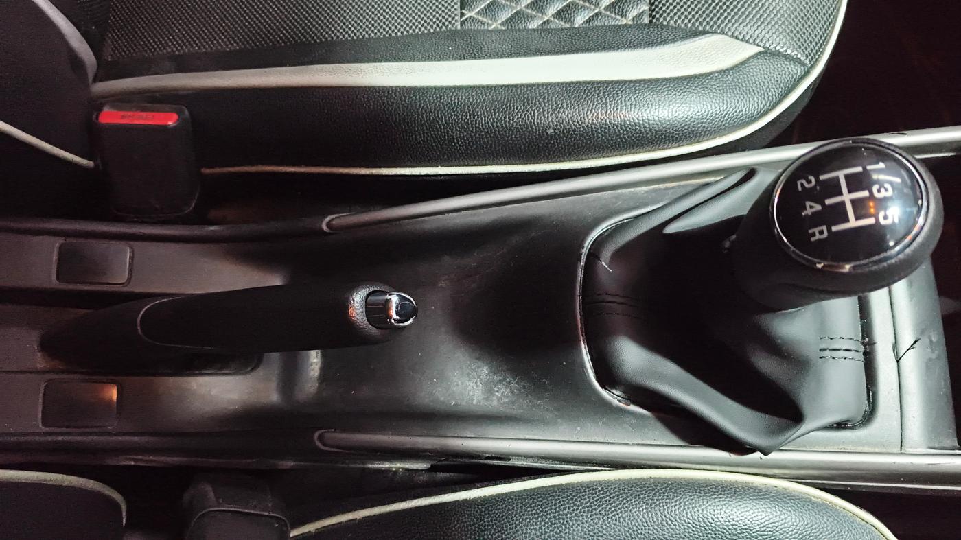 2019 Maruti Baleno ZETA PETROL 1.2, Petrol, Manual, 1,09,172 km, Gear Lever