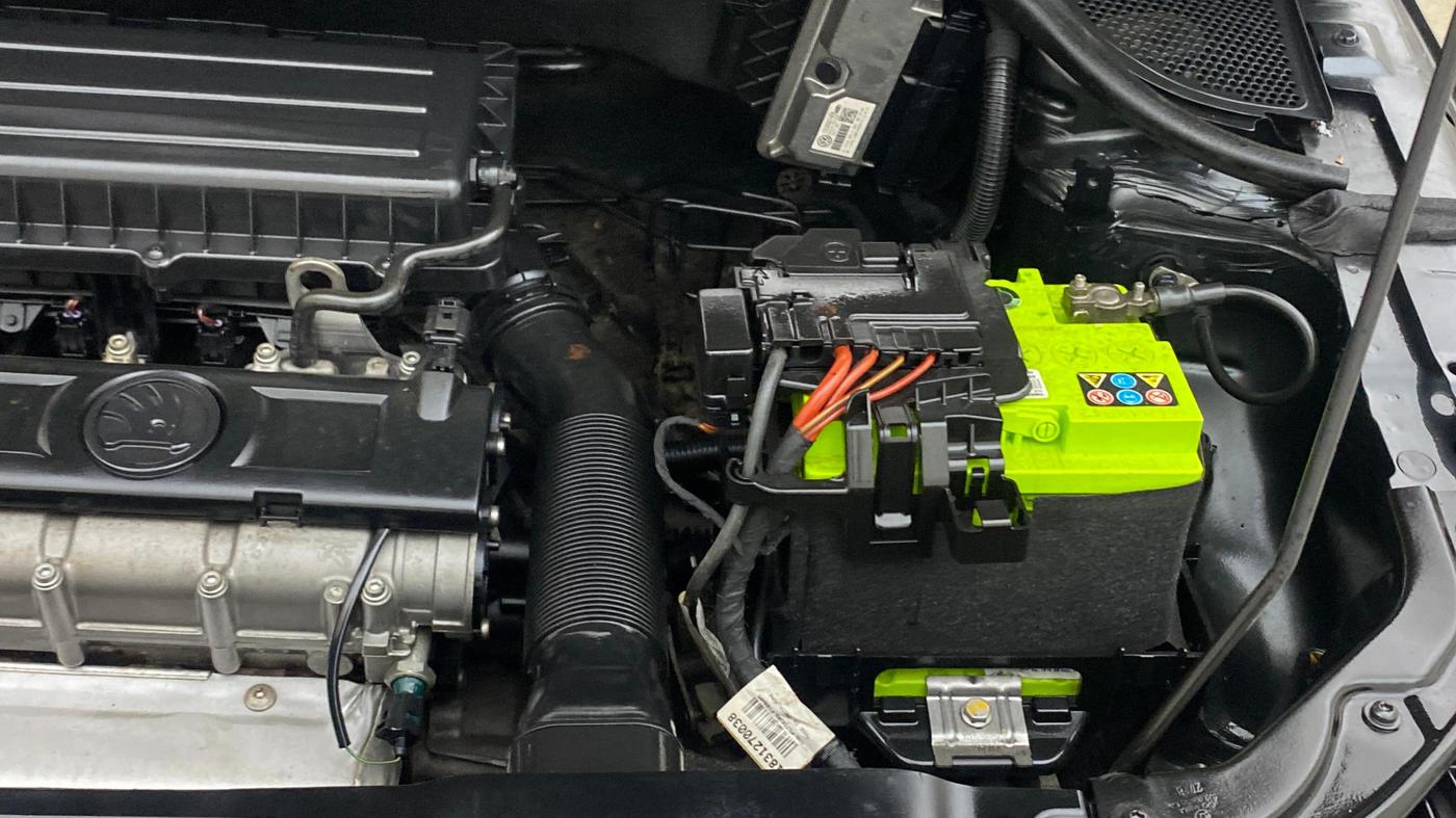 2018 Skoda Rapid STYLE 1.6 MPI, Petrol, Manual, 66,758 km, Engine View - Left