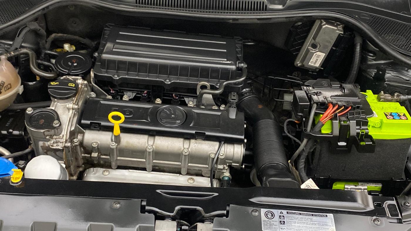 2018 Skoda Rapid STYLE 1.6 MPI, Petrol, Manual, 66,758 km, Engine View