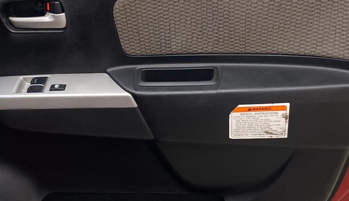 2014 Maruti Wagon R 1.0 LXI CNG, CNG, Manual, 78,242 km, Driver Side Door Panels Control