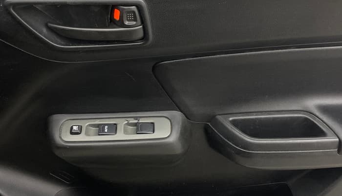2019 Maruti Swift LXI, Petrol, Manual, 61,483 km, Driver Side Door Panels Control