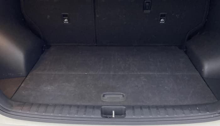 2018 Hyundai Tucson GLS 2WD AT PETROL, Petrol, Automatic, 37,821 km, Boot Inside