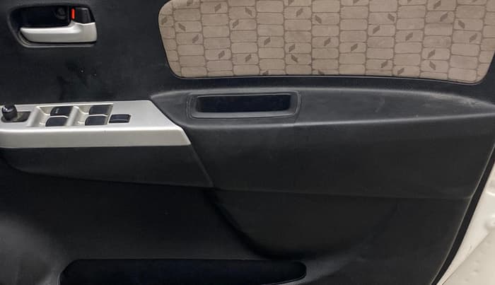 2015 Maruti Wagon R 1.0 VXI, Petrol, Manual, 58,548 km, Driver Side Door Panels Control