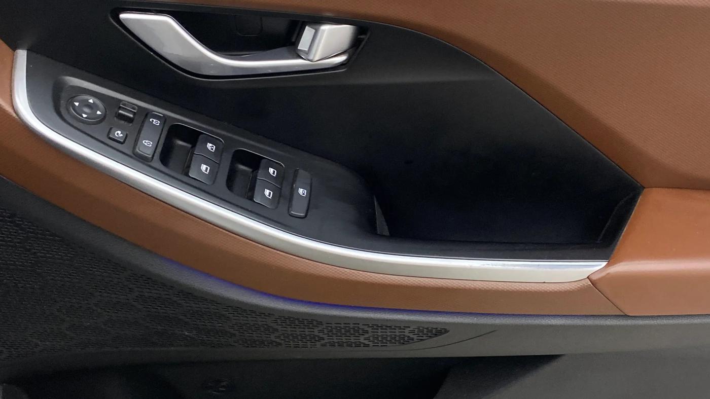 2021 Hyundai ALCAZAR PRESTIGE (O) 6STR 2.0 AT, Petrol, Automatic, 43,802 km, Driver Side Door Panels Control