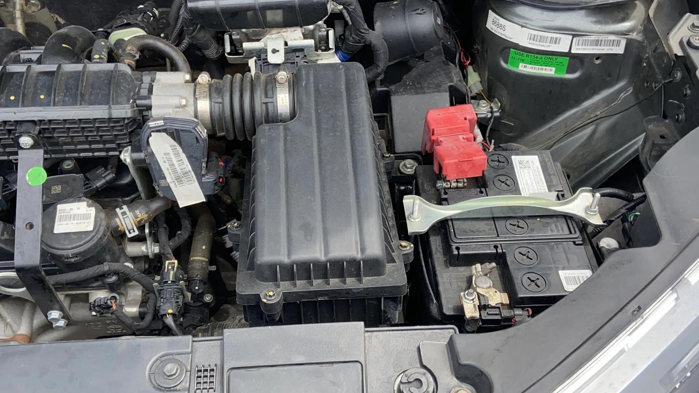 2025 Tata PUNCH PURE MT, Petrol, Manual, 34,594 km, Engine View - Right