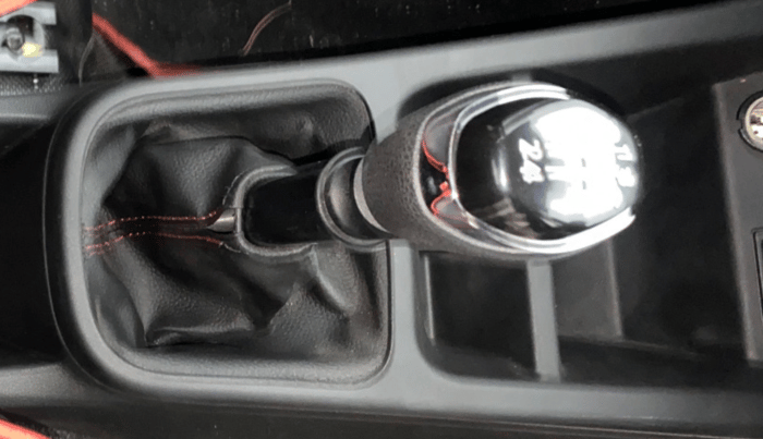 2024 Renault Kwid RXT 1.0, Petrol, Manual, 2,605 km, Gear Lever