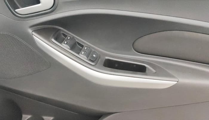 2016 Ford New Figo TREND 1.2 PETROL, Petrol, Manual, 70,335 km, Driver Side Door Panels Control