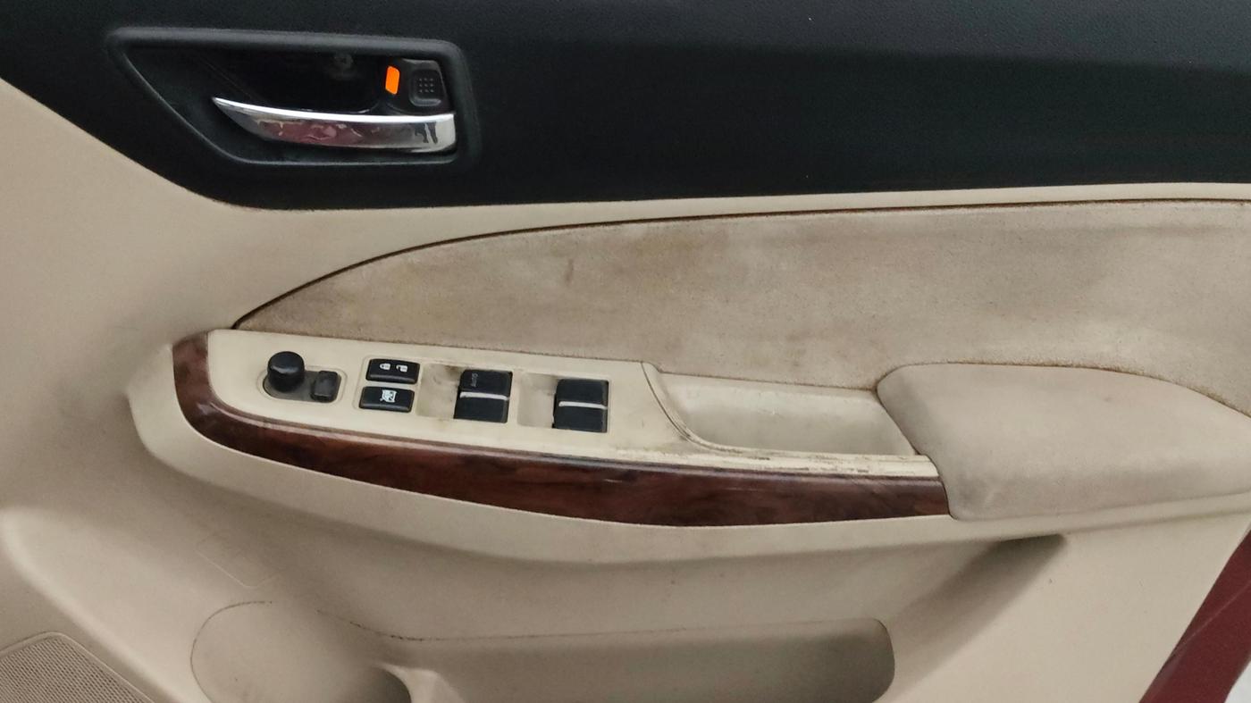 2017 Maruti Dzire ZXI PLUS AMT, Petrol, Automatic, 82,215 km, Driver Side Door Panels Control