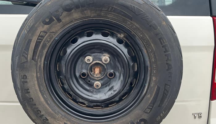 2018 Mahindra TUV300 T8, Diesel, Manual, 85,397 km, Spare Tyre