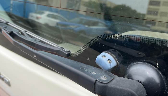 2018 Mahindra TUV300 T8, Diesel, Manual, 85,397 km, Rear Wiper
