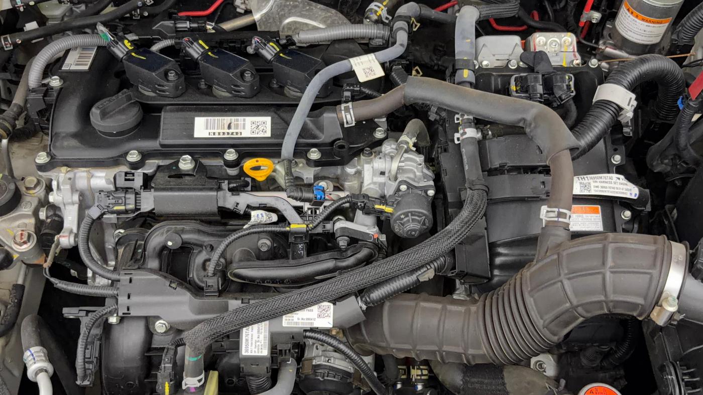 2024 Toyota URBAN CRUISER HYRYDER V HYBRID, Hybrid, Automatic, 30,657 km, Engine View