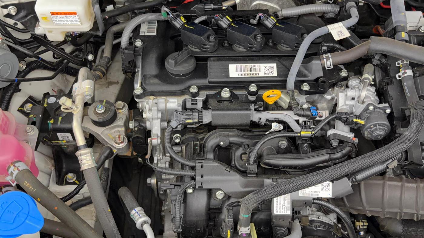 2024 Toyota URBAN CRUISER HYRYDER V HYBRID, Hybrid, Automatic, 30,657 km, Engine View - Right