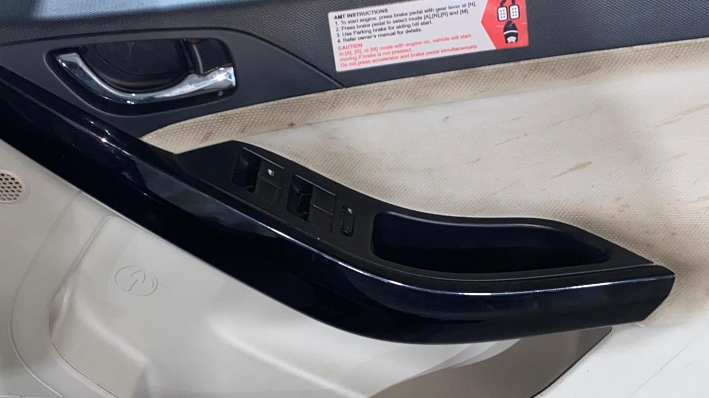 2023 Tata NEXON XZA PLUS SUNROOF PETROL, Petrol, Automatic, 13,380 km, Driver Side Door Panels Control