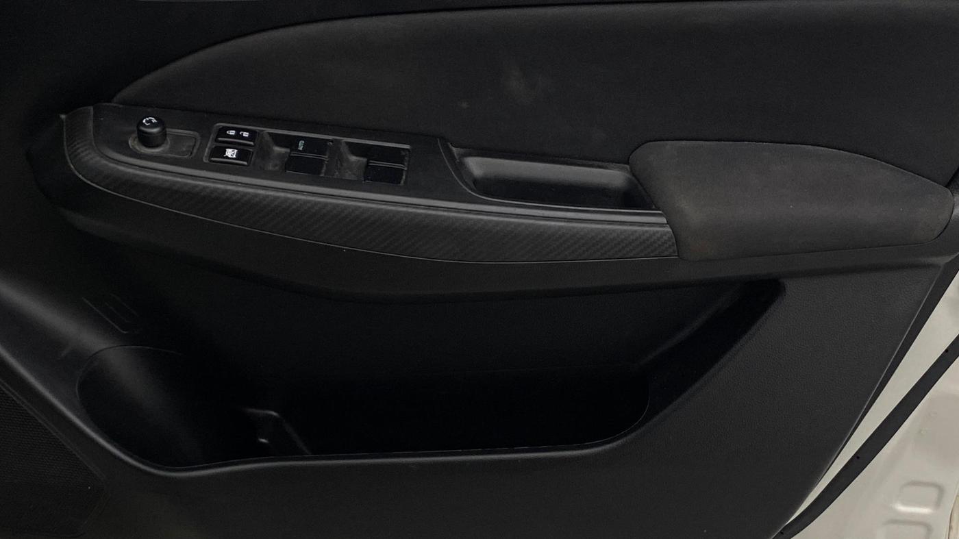 2022 Maruti Swift VXI AMT, Petrol, Automatic, 43,474 km, Driver Side Door Panels Control
