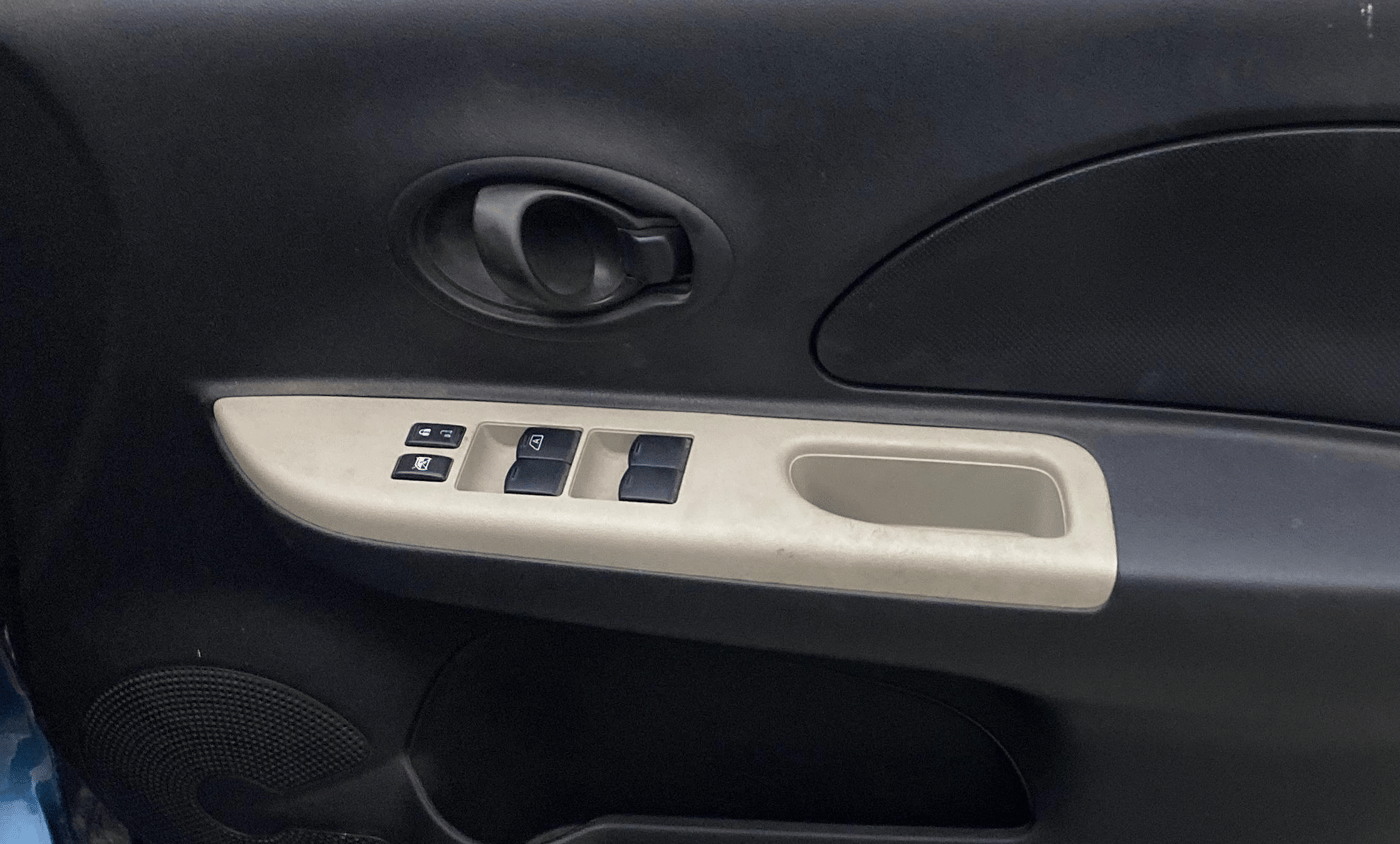 2015 Nissan Micra Active XV, Petrol, Manual, 72,739 km, Driver Side Door Panels Control