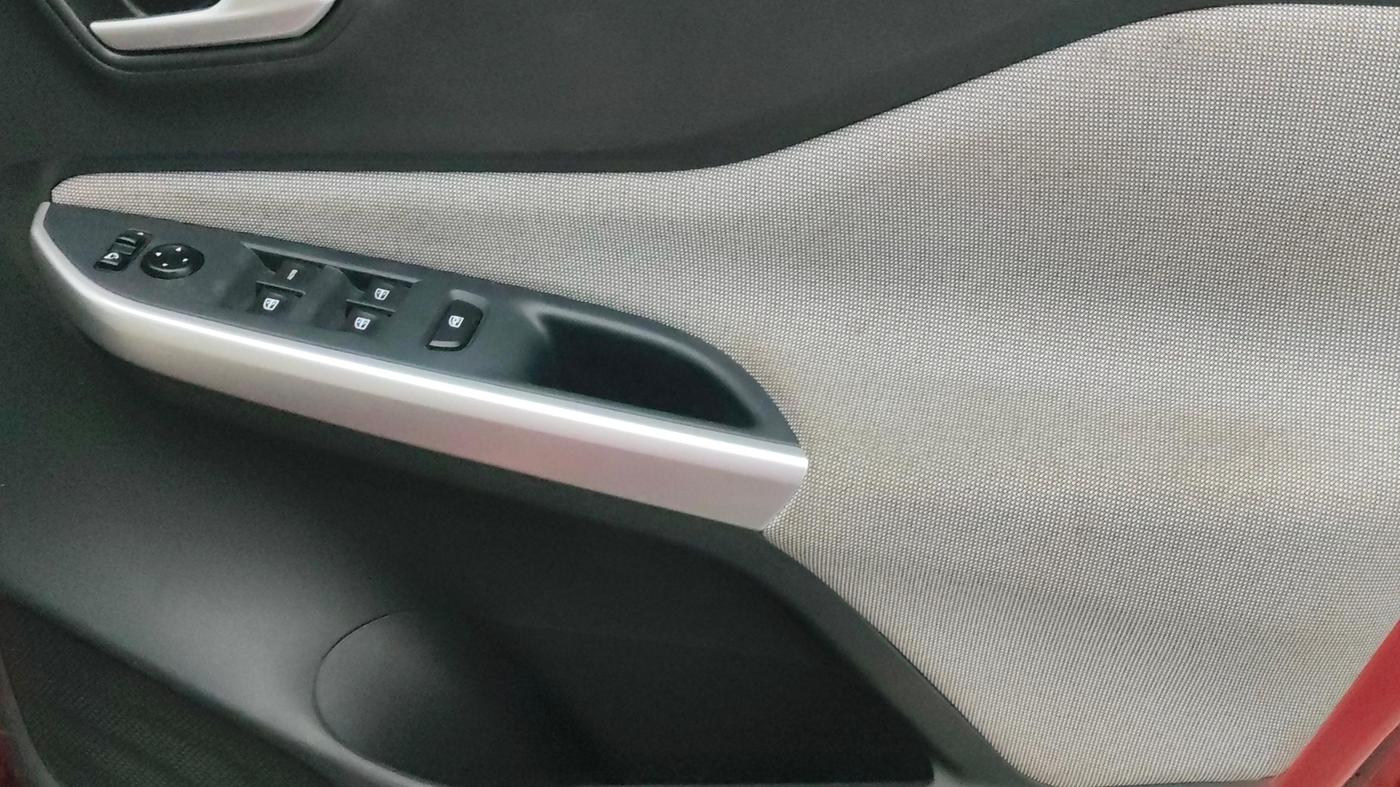 2023 Nissan MAGNITE XV TURBO CVT, Petrol, Automatic, 25,094 km, Driver Side Door Panels Control