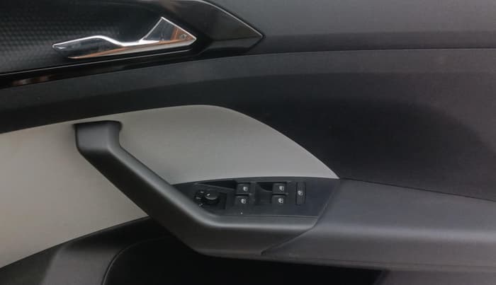 2022 Skoda KUSHAQ STYLE 1.5L TSI MT, Petrol, Manual, 30,848 km, Driver Side Door Panels Control