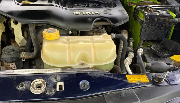 2018 Tata Hexa XTA 4X2 7 STR, Diesel, Automatic, 83,354 km, Engine View - Left