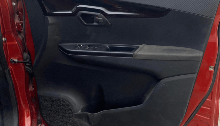 2017 Mahindra Kuv100 K8 6 STR DUAL TONE, Petrol, Manual, 29,019 km, Driver Side Door Panels Control