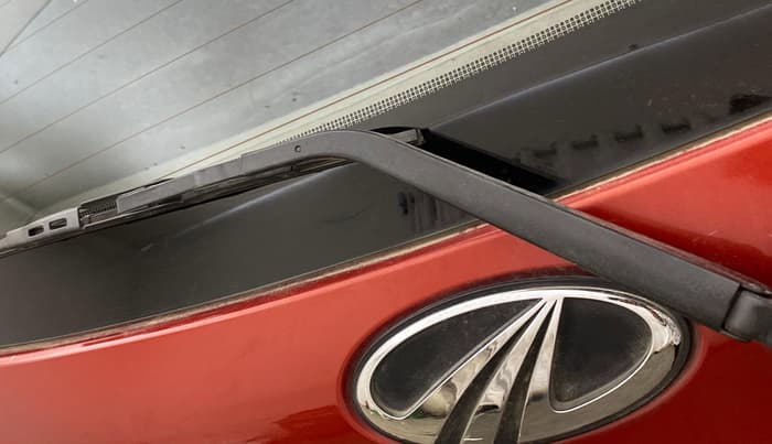 2017 Mahindra Kuv100 K8 6 STR DUAL TONE, Petrol, Manual, 29,019 km, Rear Wiper