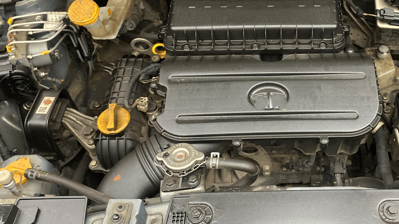 2022 Tata PUNCH CREATIVE  AMT, Petrol, Automatic, 56,088 km, Engine View - Right